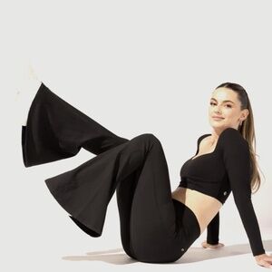 Supersculpt™ Bell Bottom with Pockets - Black